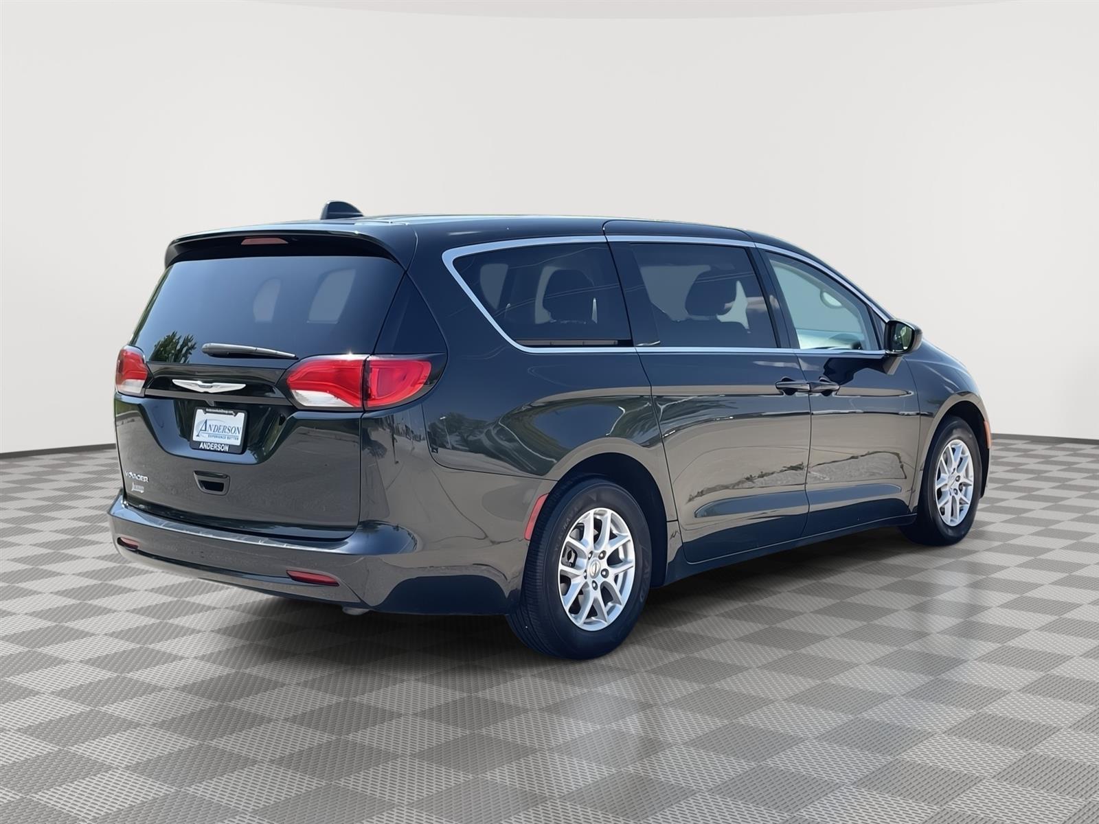 Used 2023 Chrysler Voyager LX Minivans for sale in Lincoln NE