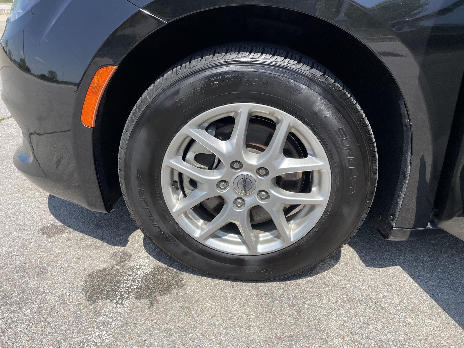 Used 2023 Chrysler Voyager LX Minivans for sale in Lincoln NE
