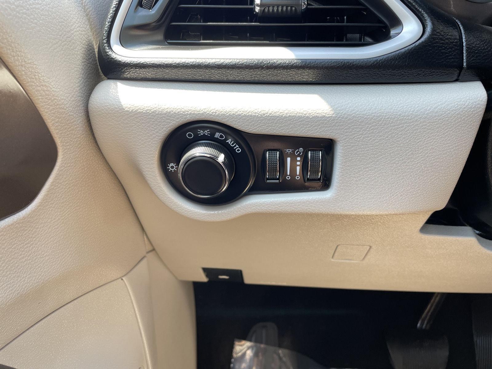 Used 2023 Chrysler Voyager LX Minivans for sale in Lincoln NE