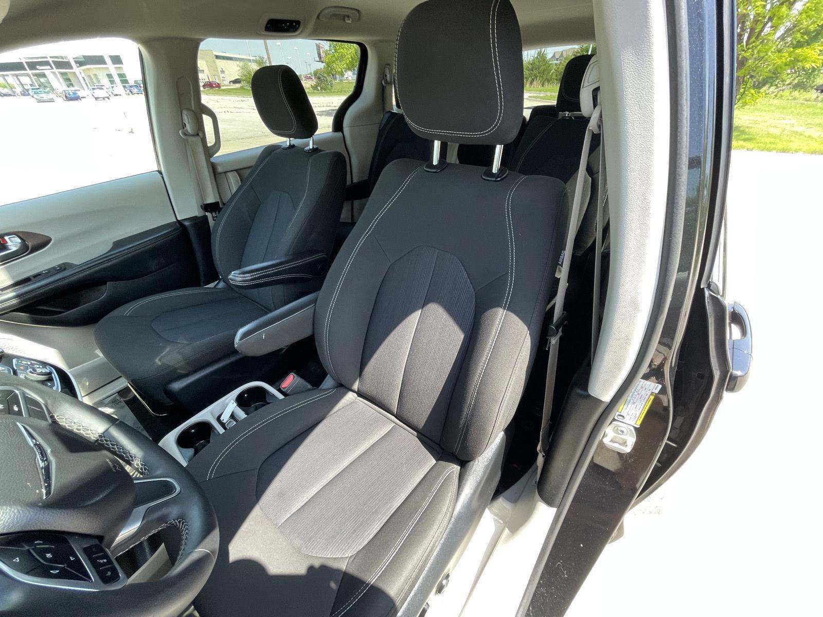 Used 2023 Chrysler Voyager LX Minivans for sale in Lincoln NE