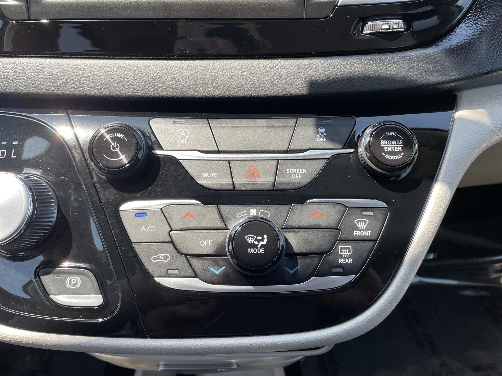 Used 2023 Chrysler Voyager LX Minivans for sale in Lincoln NE