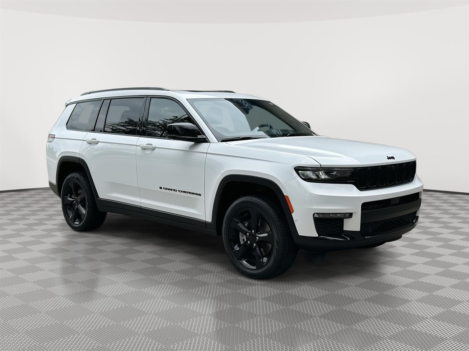 Used 2025 Jeep Grand Cherokee L Limited SUV for sale in Lincoln NE