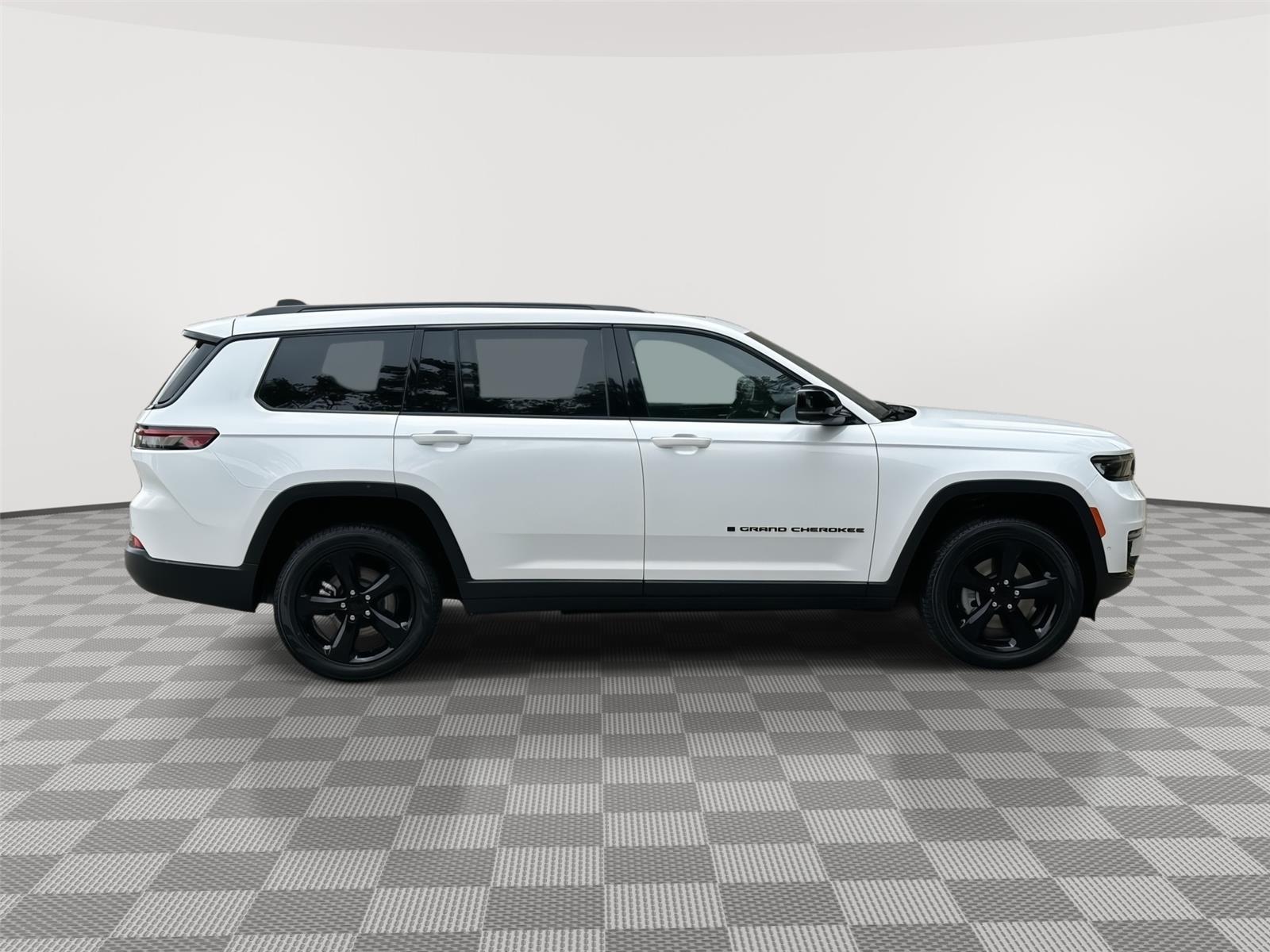 Used 2025 Jeep Grand Cherokee L for sale in Lincoln NE