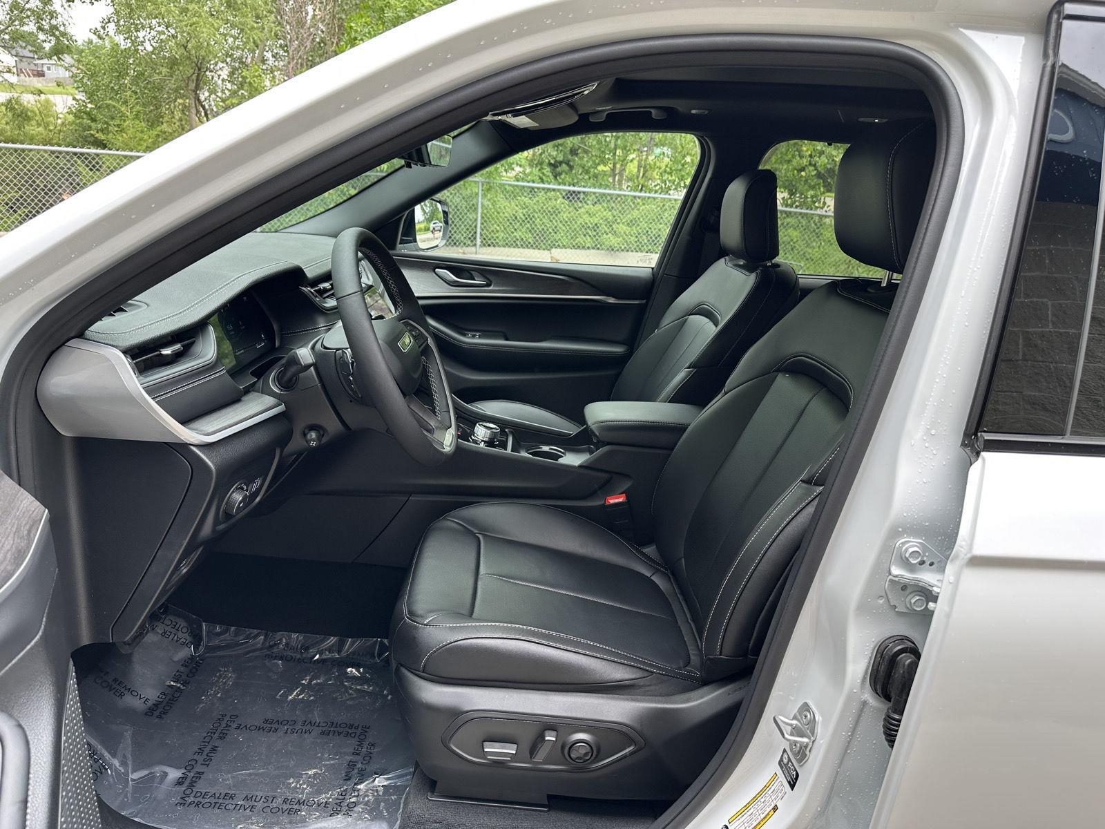 Used 2025 Jeep Grand Cherokee L for sale in Lincoln NE