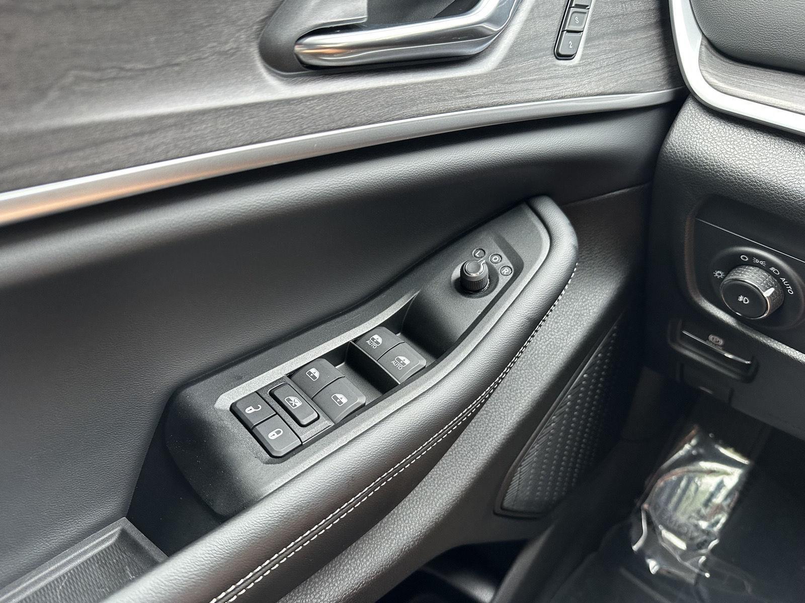 Used 2025 Jeep Grand Cherokee L for sale in Lincoln NE