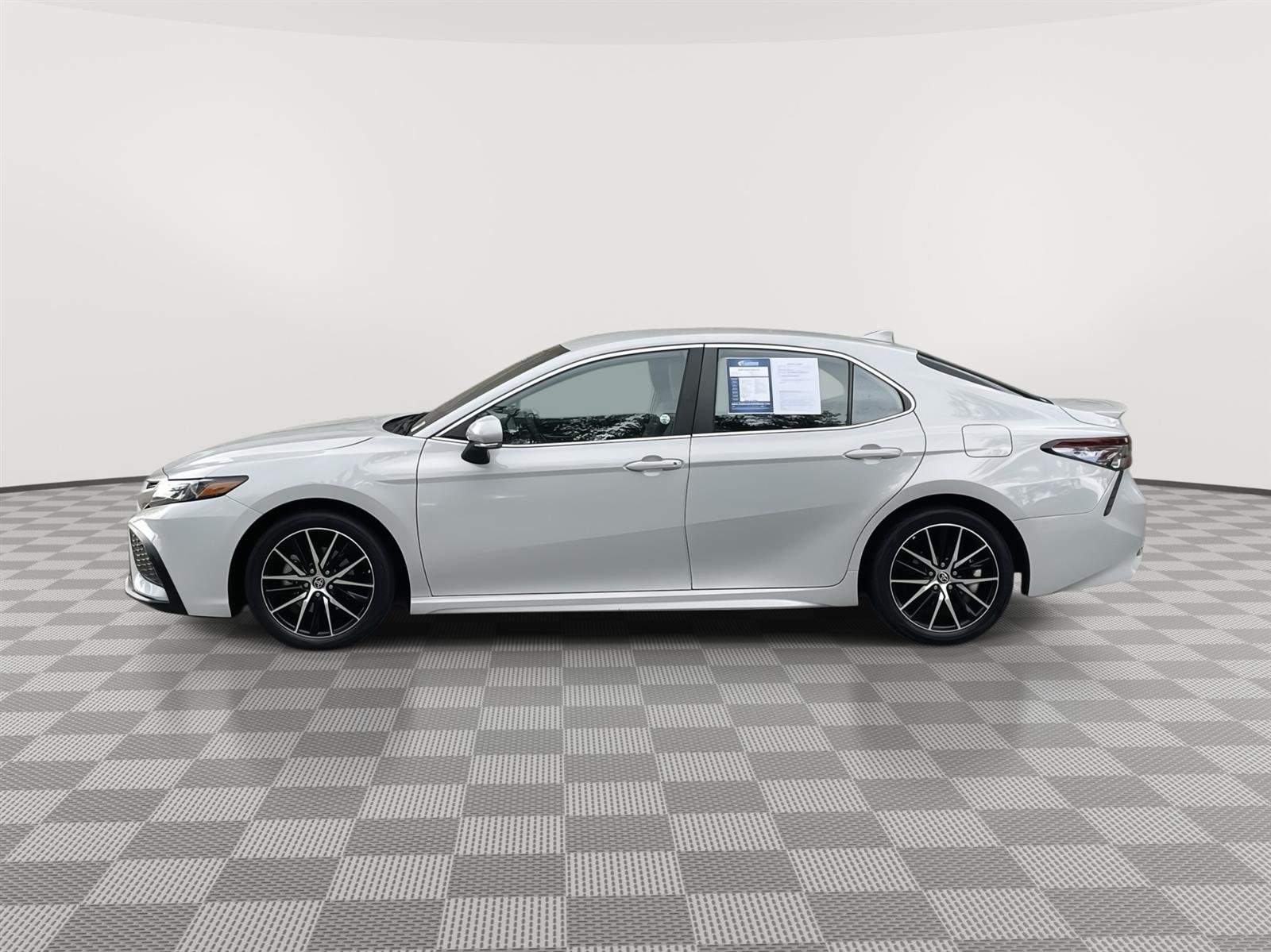 Used 2023 Toyota Camry SE Sedan for sale in Lincoln NE