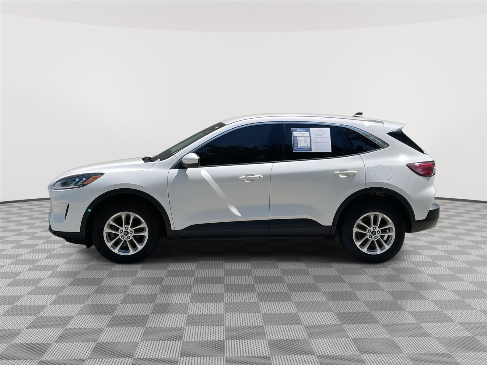 Used 2021 Ford Escape SE Hybrid SUV for sale in Lincoln NE
