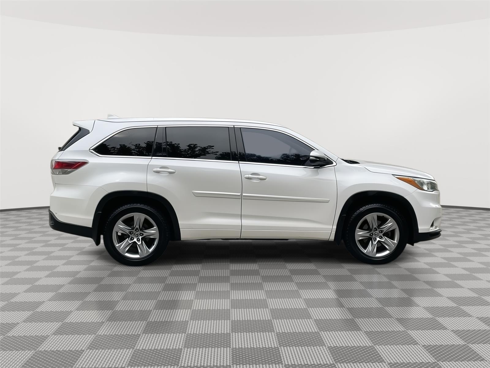 Used 2016 Toyota Highlander for sale in Lincoln NE