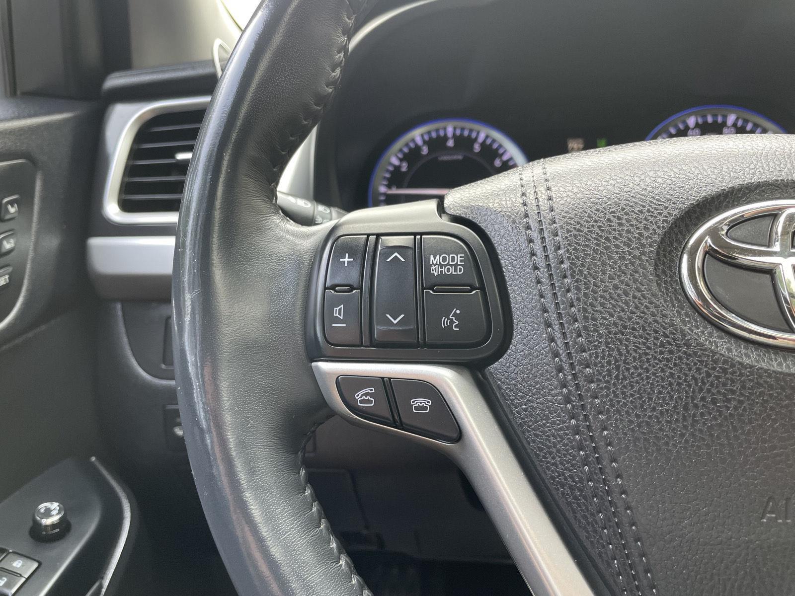 Used 2016 Toyota Highlander for sale in Lincoln NE