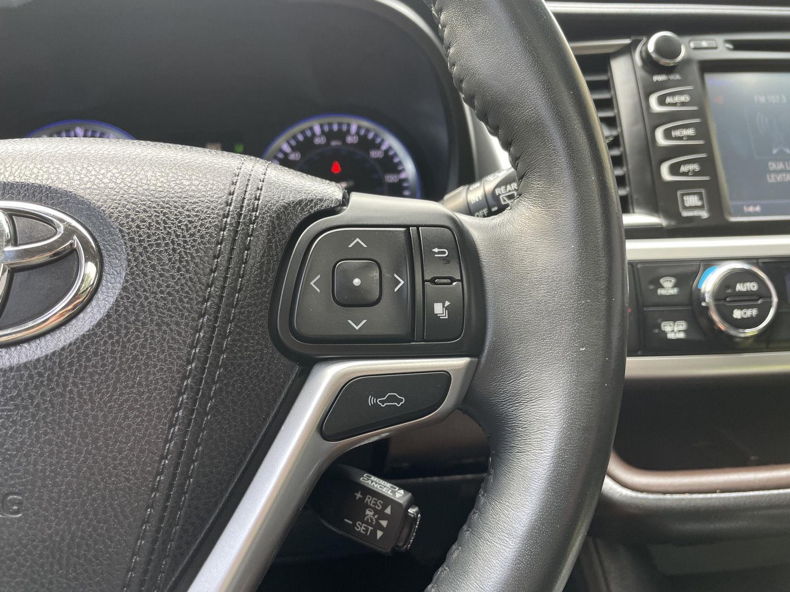Used 2016 Toyota Highlander for sale in Lincoln NE