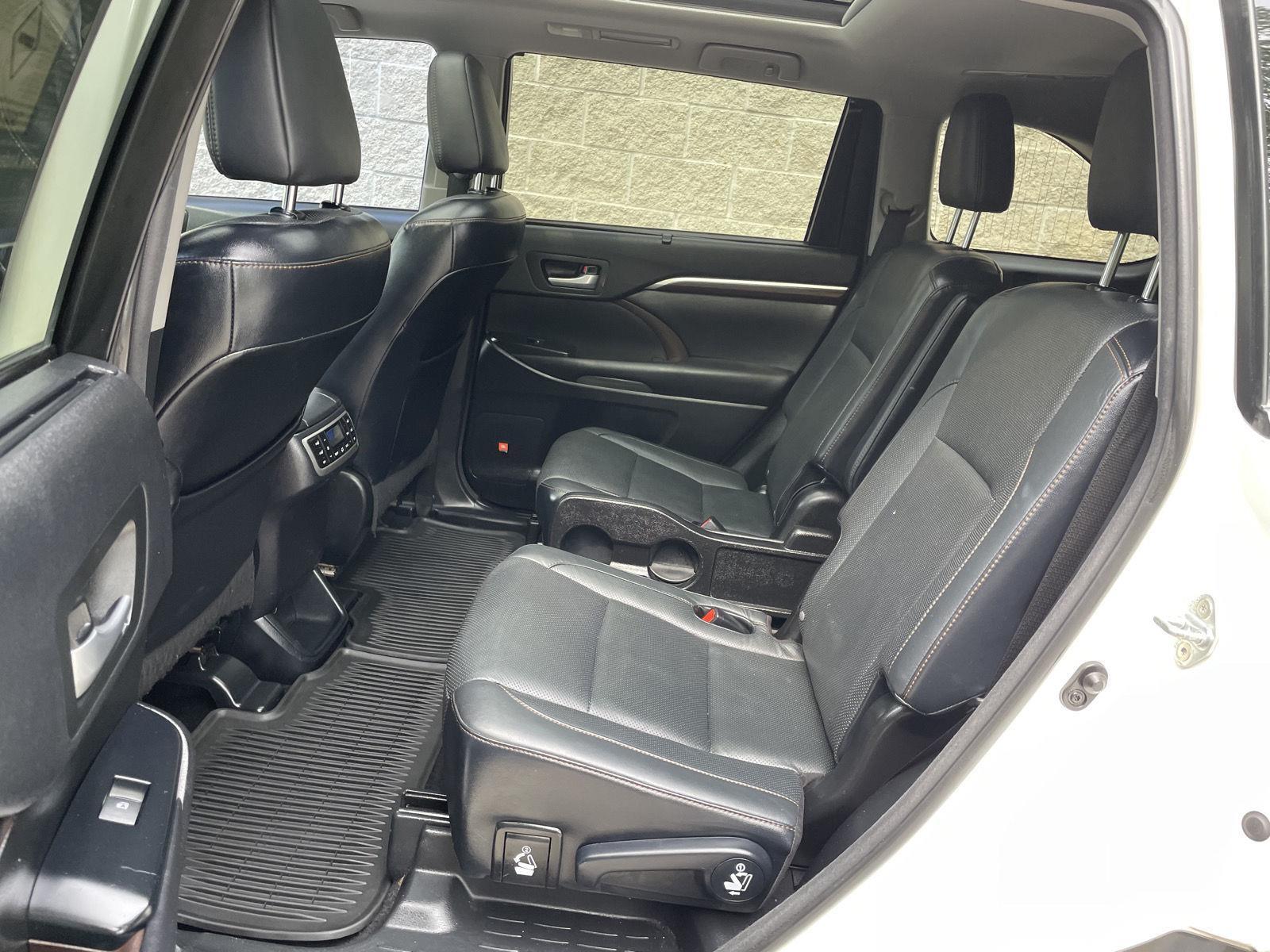Used 2016 Toyota Highlander for sale in Lincoln NE