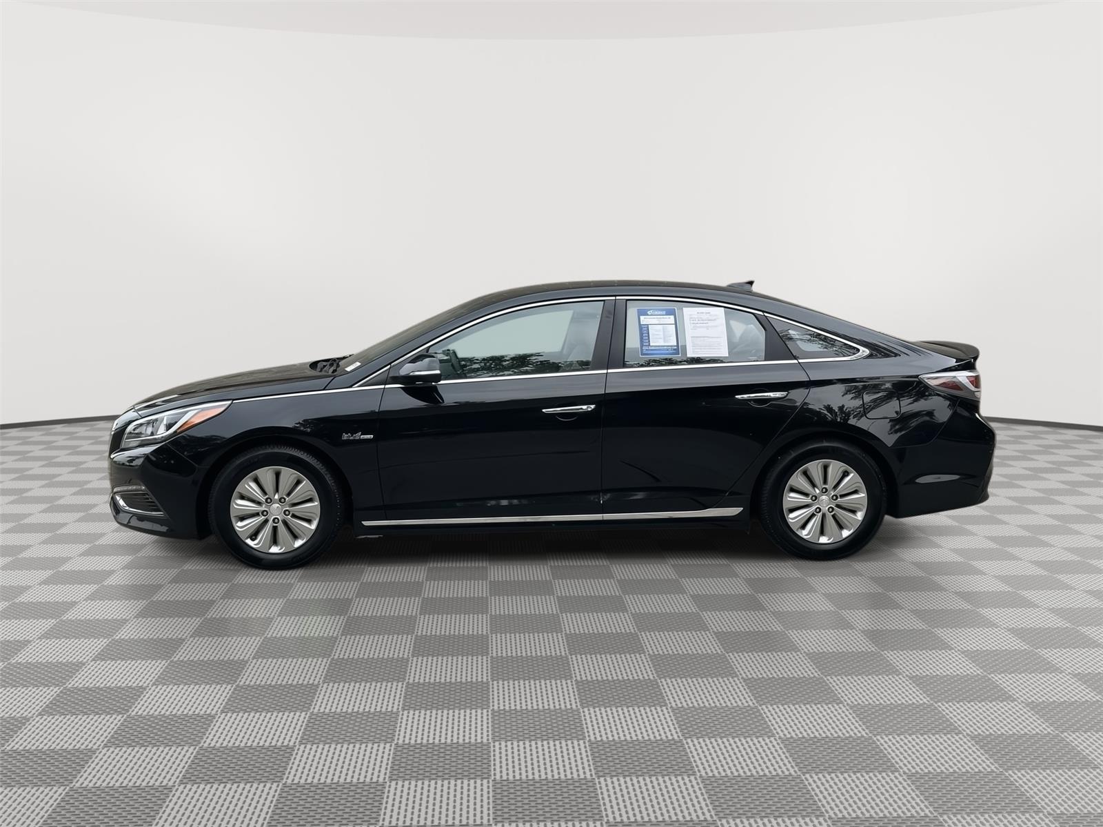 Used 2016 Hyundai Sonata Hybrid SE Sedan for sale in Lincoln NE