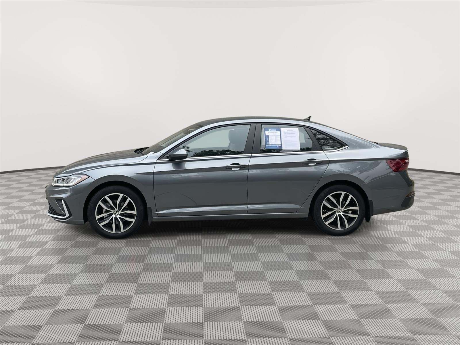 Used 2025 Volkswagen Jetta SE Sedan for sale in Lincoln NE