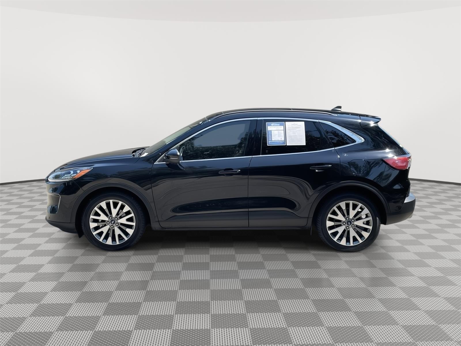 Used 2020 Ford Escape Titanium Hybrid SUV for sale in Lincoln NE