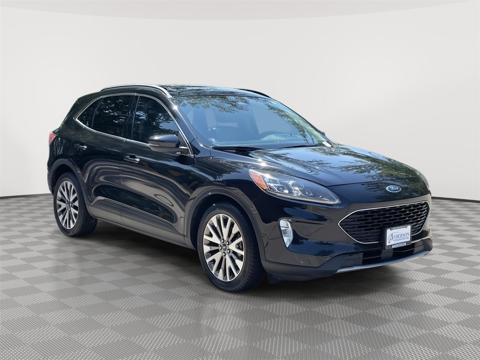 Used 2020 Ford Escape Titanium Hybrid SUV for sale in Lincoln NE