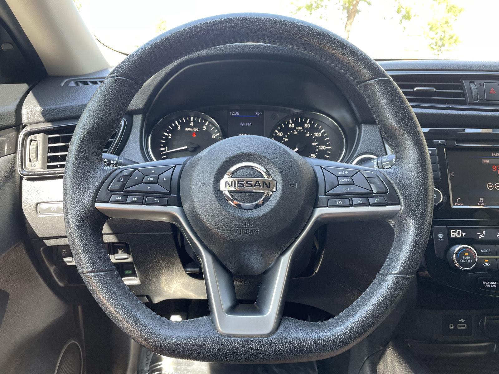2020 Nissan Rogue SV photo 12