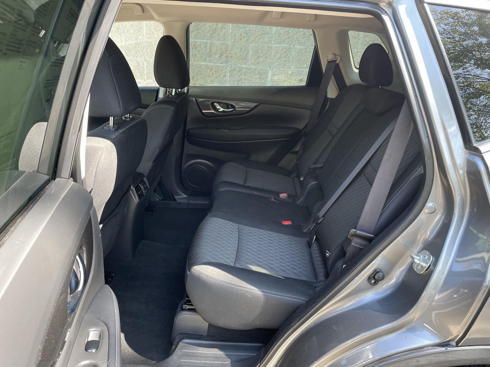 2020 Nissan Rogue SV photo 20
