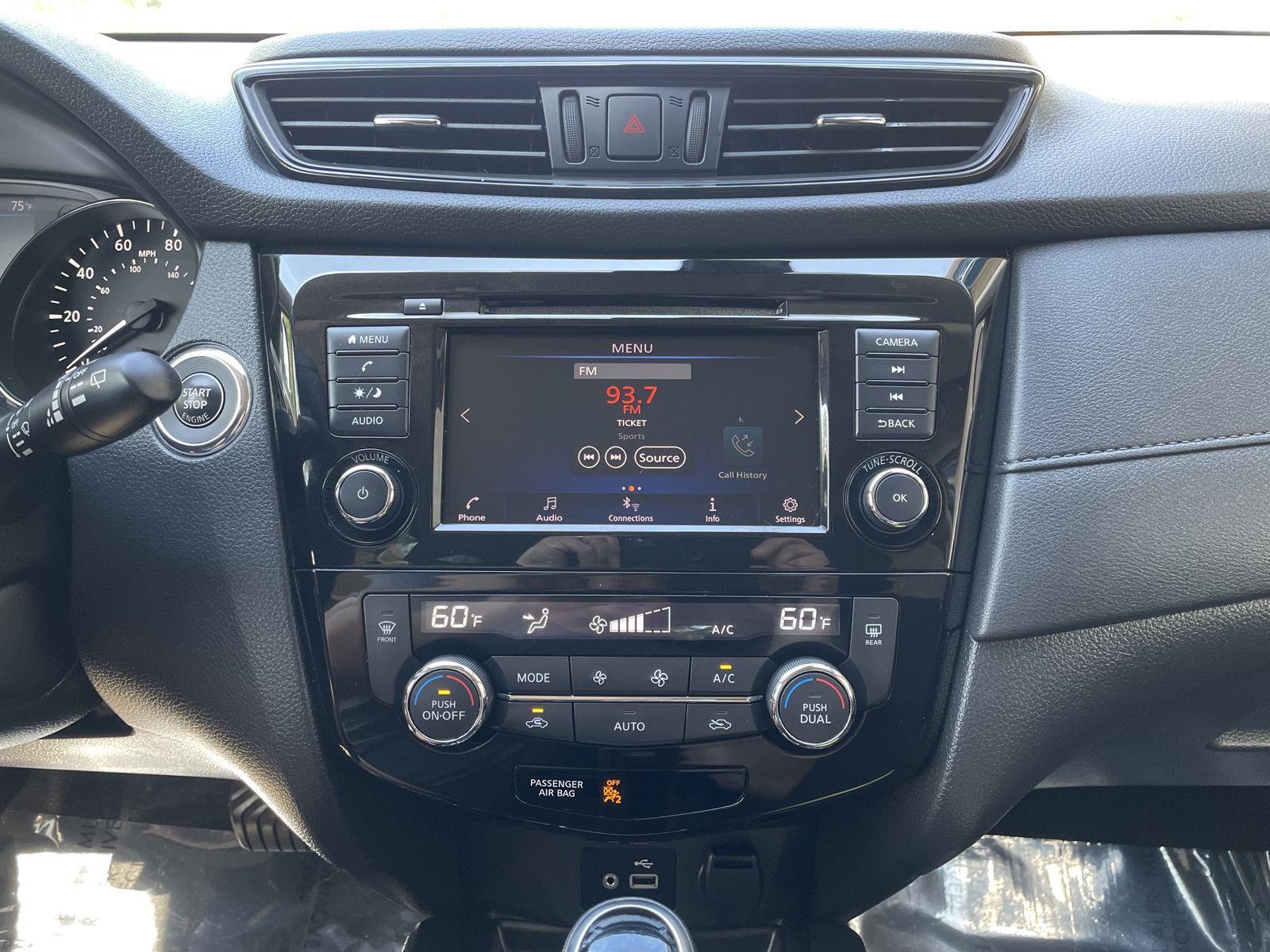 2020 Nissan Rogue SV photo 22