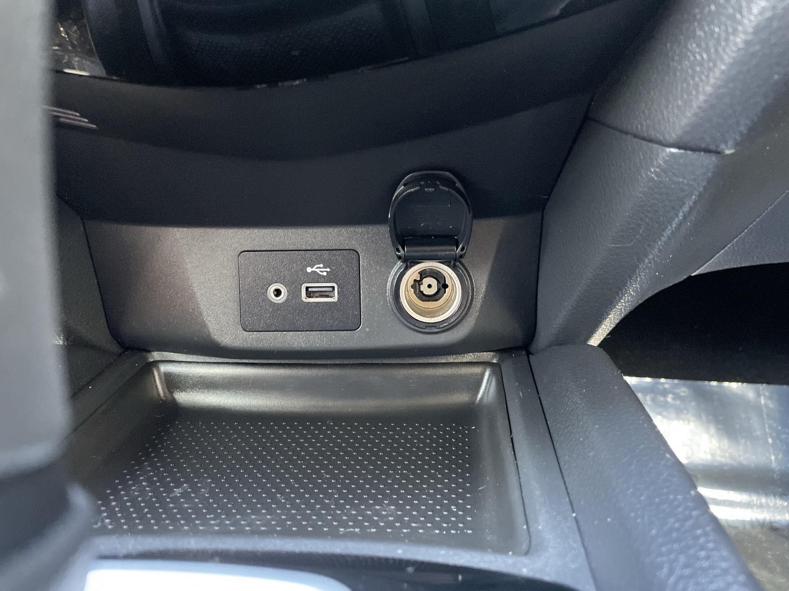 2020 Nissan Rogue SV photo 28