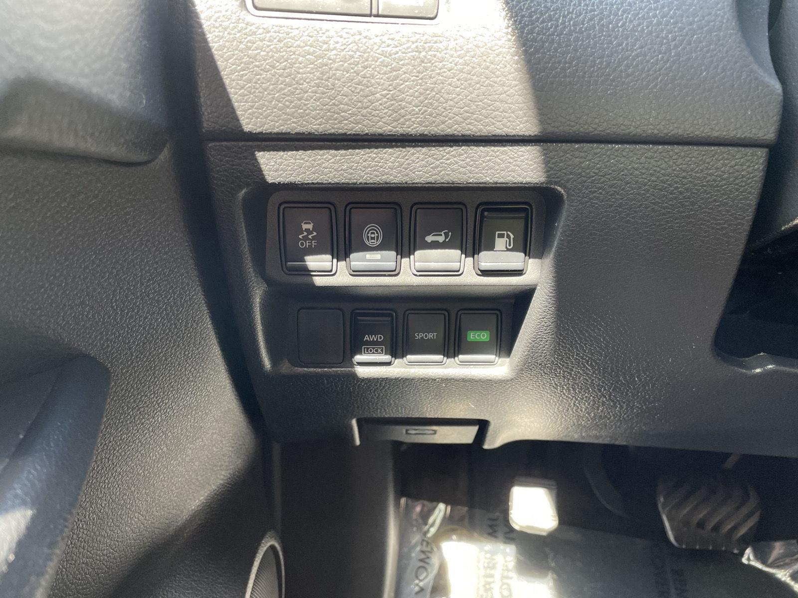 2020 Nissan Rogue SV photo 30