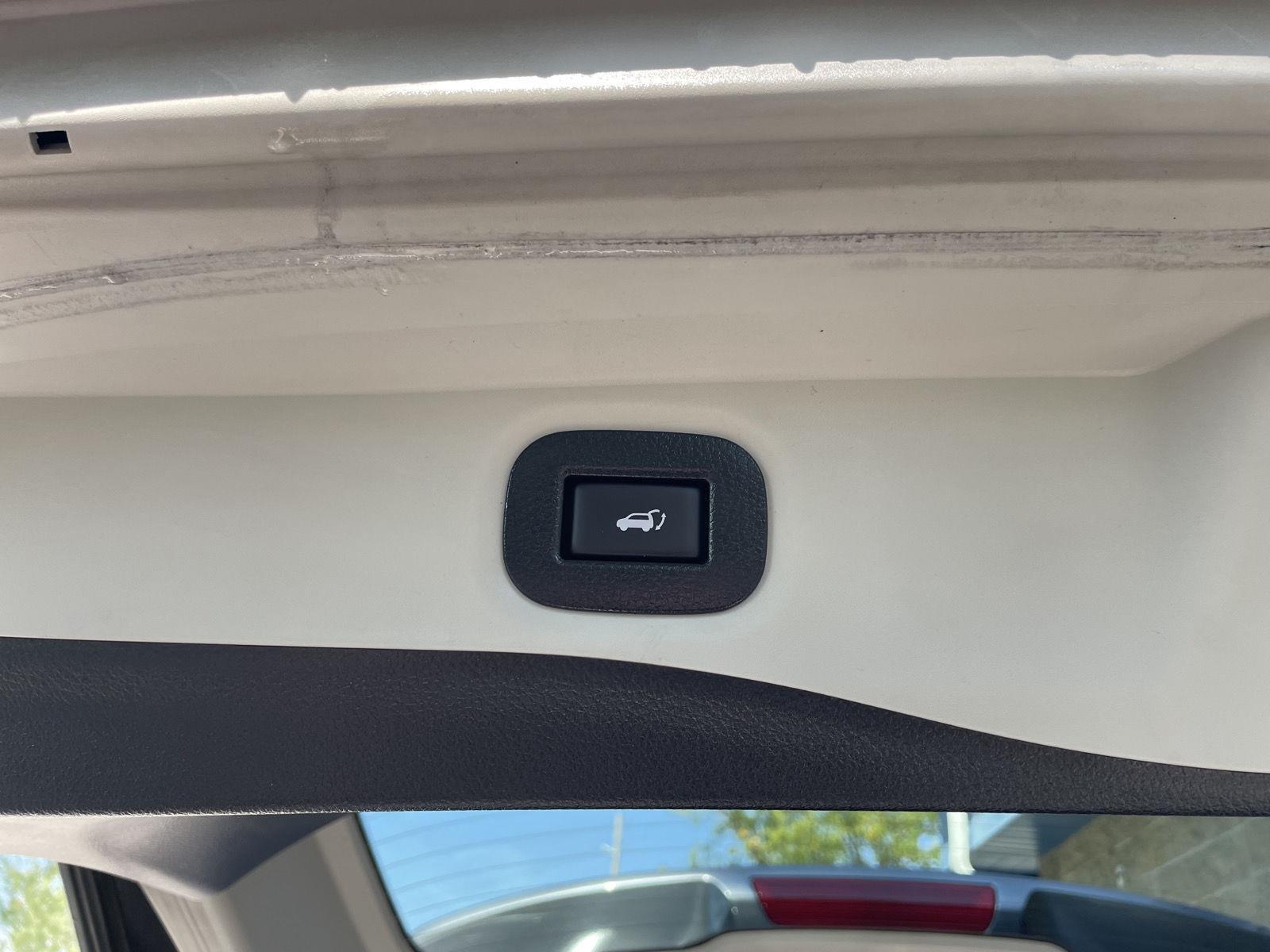 2020 Nissan Rogue SV photo 35