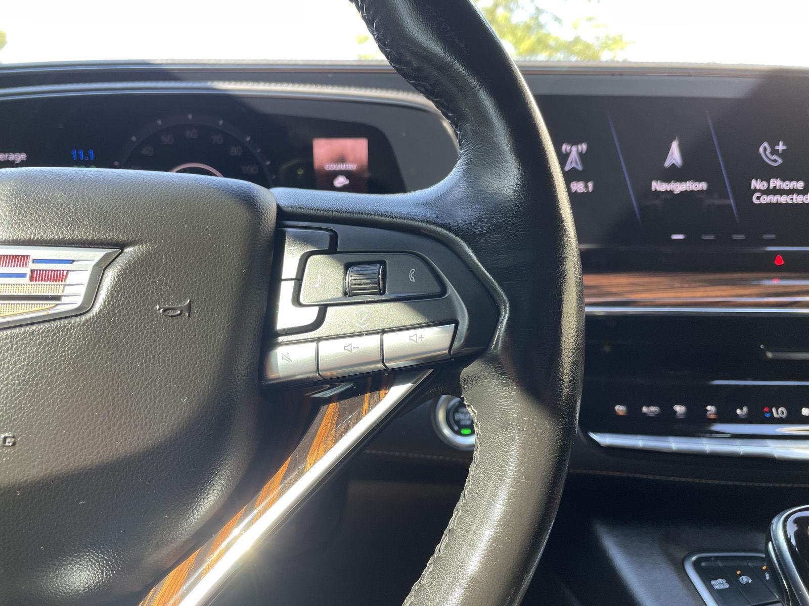 2021 Cadillac Escalade Premium Luxury photo 13