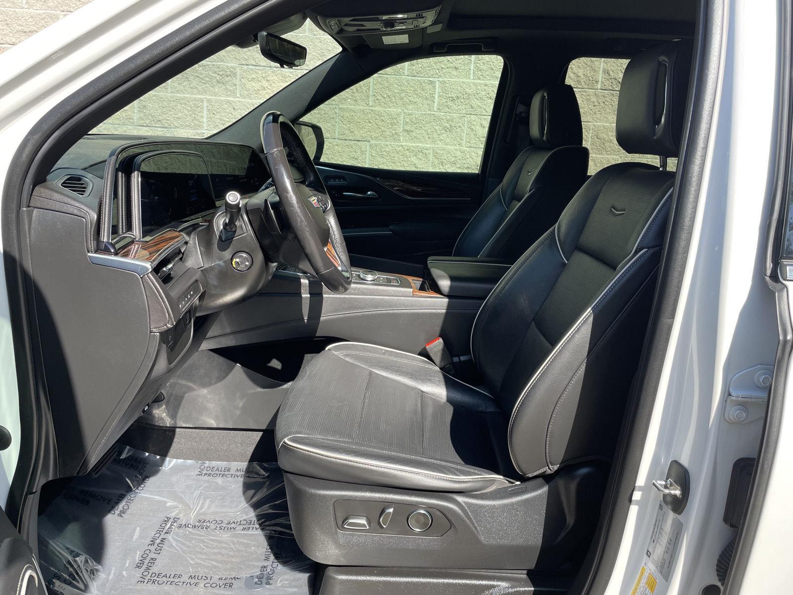 2021 Cadillac Escalade Premium Luxury photo 15