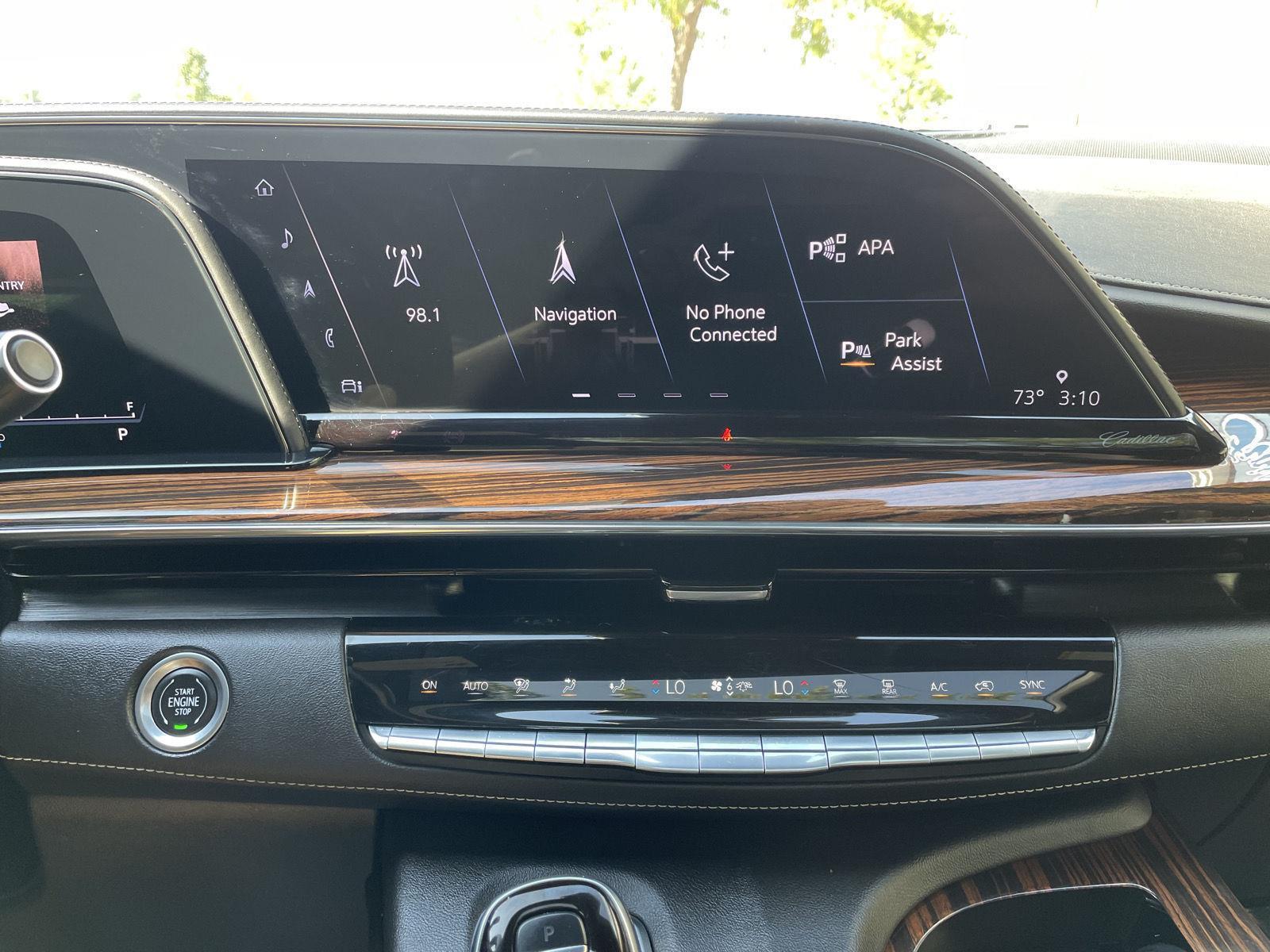 2021 Cadillac Escalade Premium Luxury photo 25