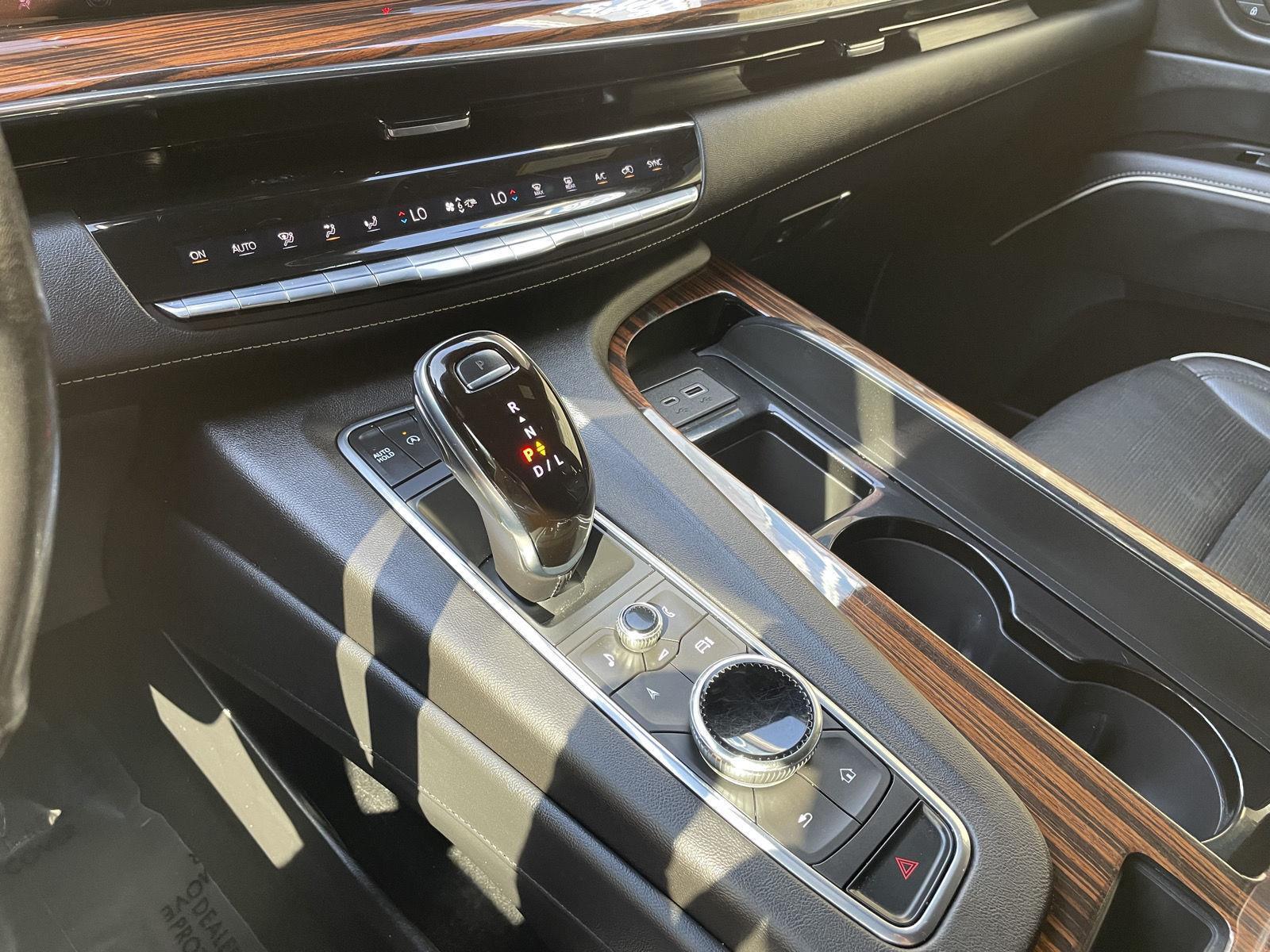 2021 Cadillac Escalade Premium Luxury photo 35