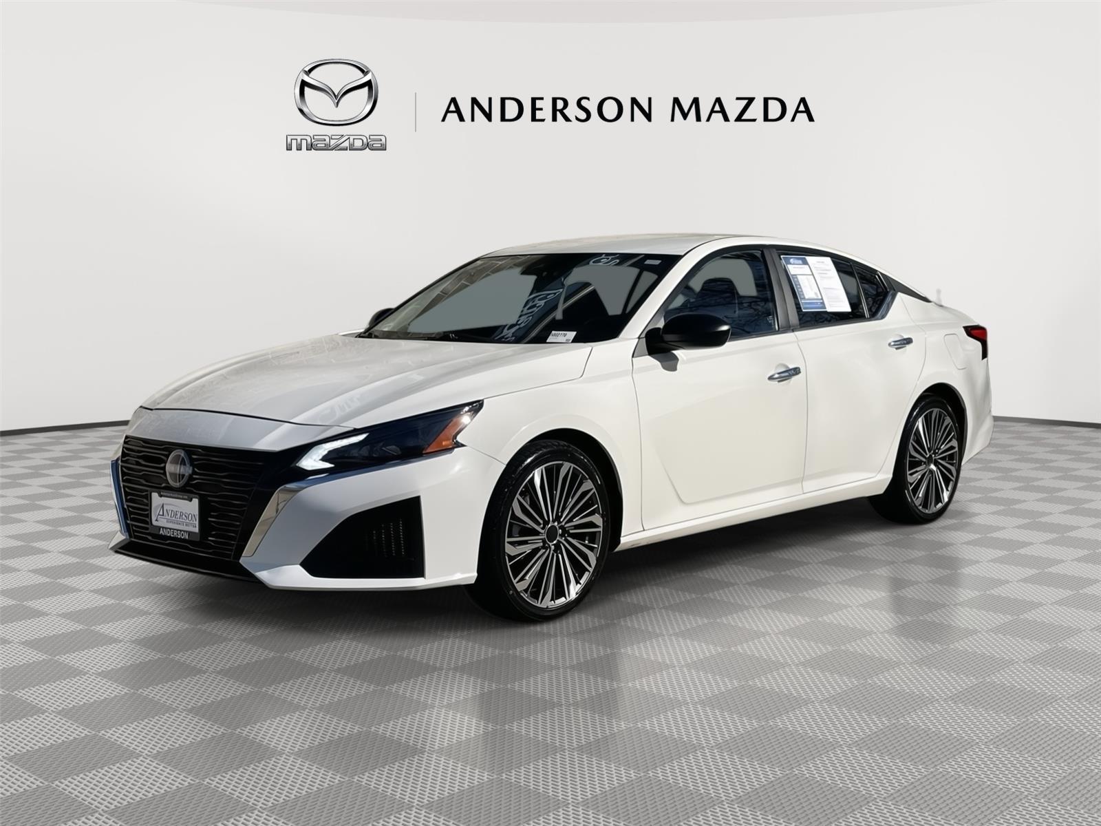 Used 2025 Nissan Altima SV Sedan for sale in Lincoln NE