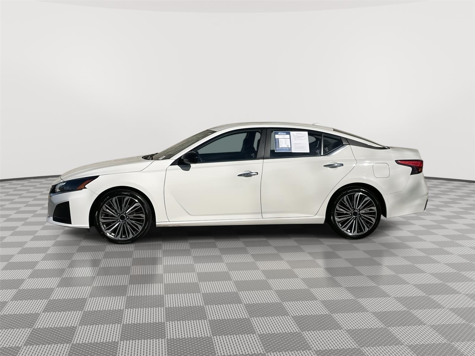 Used 2025 Nissan Altima SV Sedan for sale in Lincoln NE