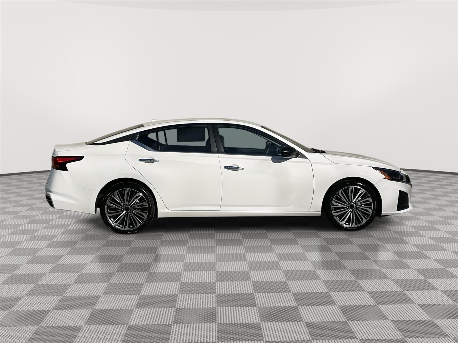 Used 2025 Nissan Altima SV Sedan for sale in Lincoln NE