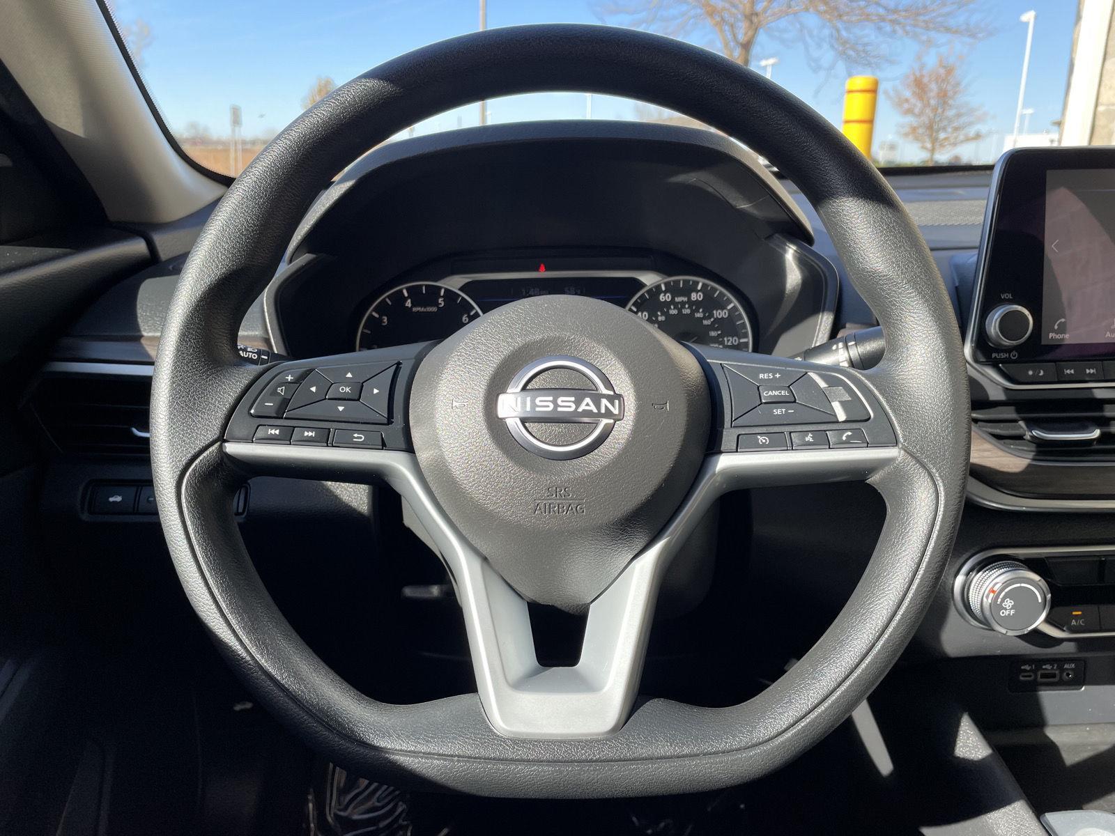 Used 2025 Nissan Altima SV Sedan for sale in Lincoln NE