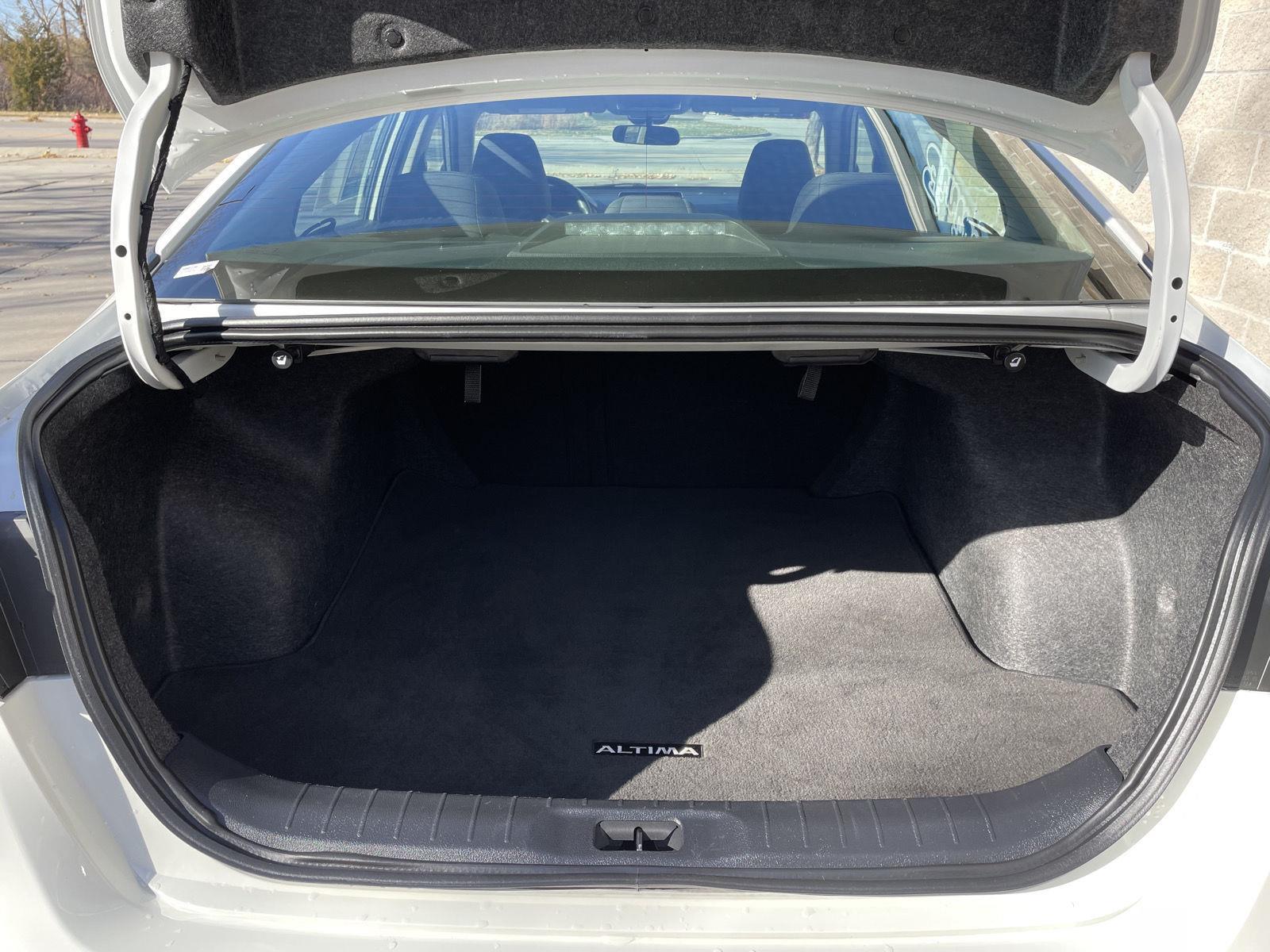 Used 2025 Nissan Altima SV Sedan for sale in Lincoln NE