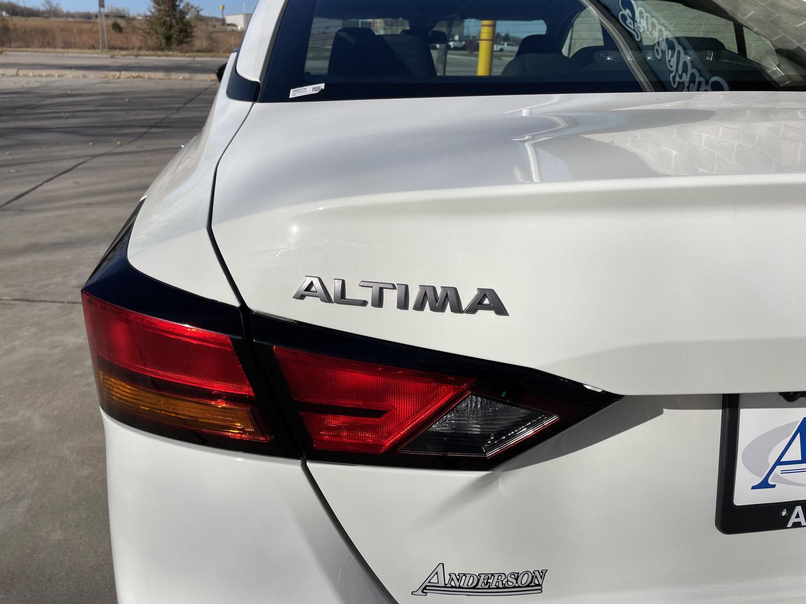 Used 2025 Nissan Altima SV Sedan for sale in Lincoln NE