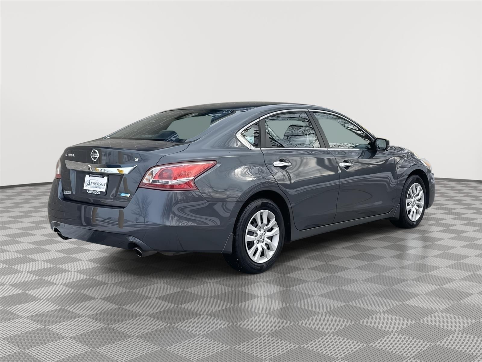 Used 2013 Nissan Altima for sale in Lincoln NE