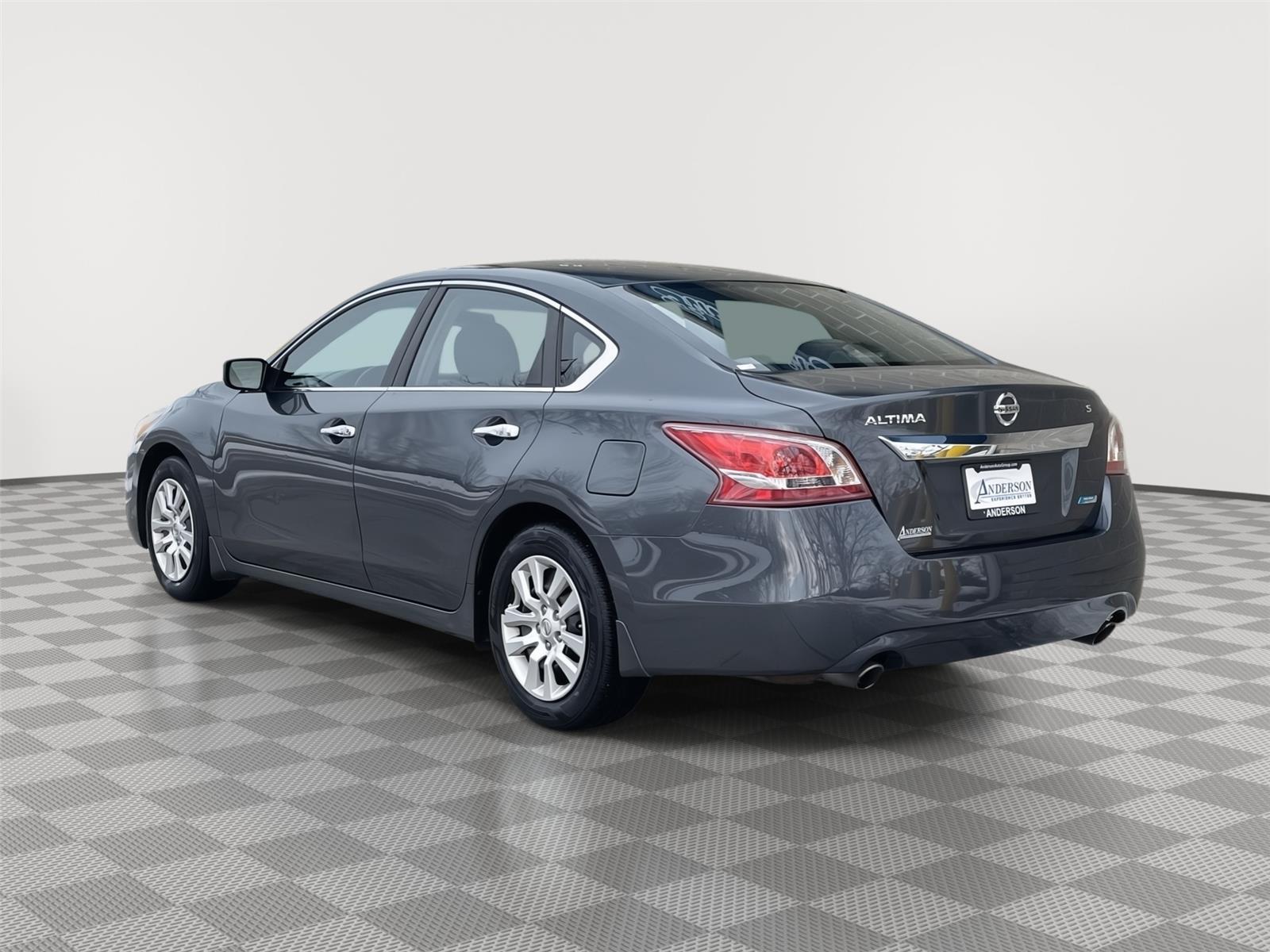 Used 2013 Nissan Altima for sale in Lincoln NE