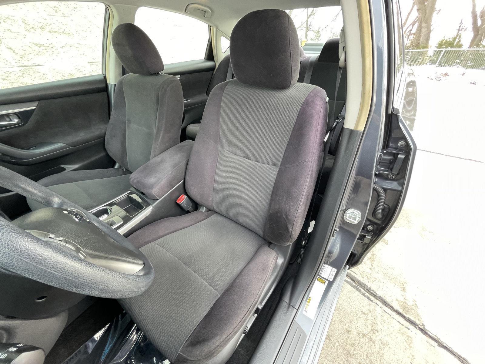 Used 2013 Nissan Altima for sale in Lincoln NE