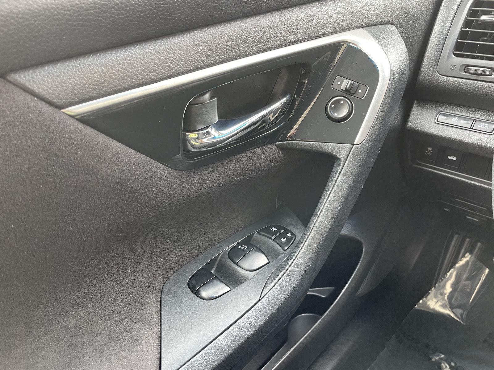 Used 2013 Nissan Altima for sale in Lincoln NE