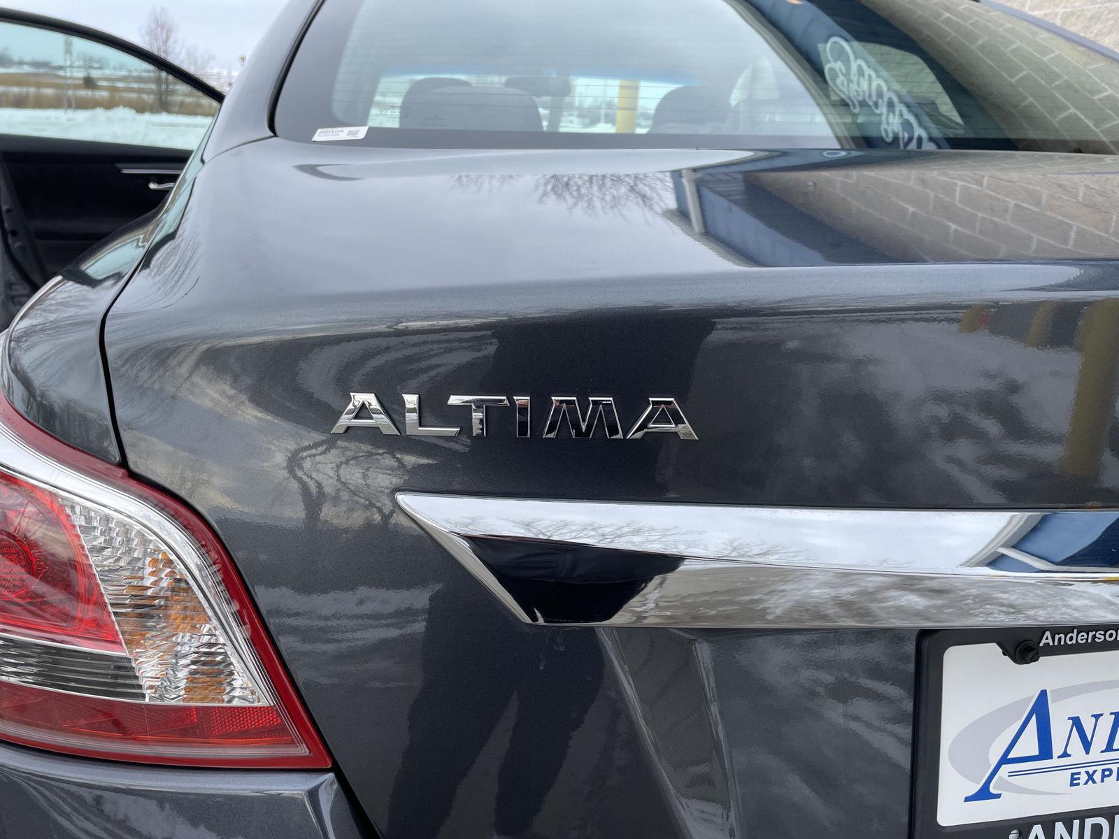 Used 2013 Nissan Altima for sale in Lincoln NE