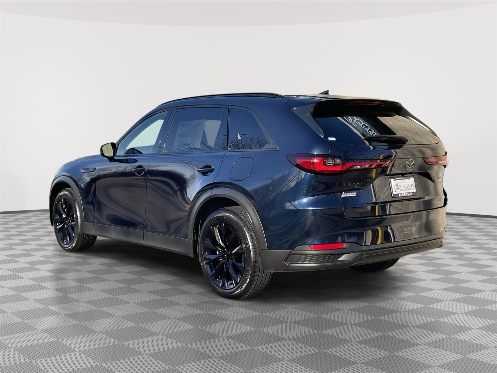 Vehicle photo 9
