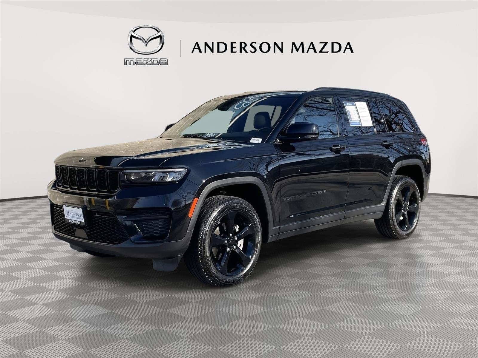 Diamond Black Crystal Pearlcoat 2022 Jeep Grand Cherokee Altitude 4WD SUV / Crossover Four-Wheel Drive 8-Speed Automatic