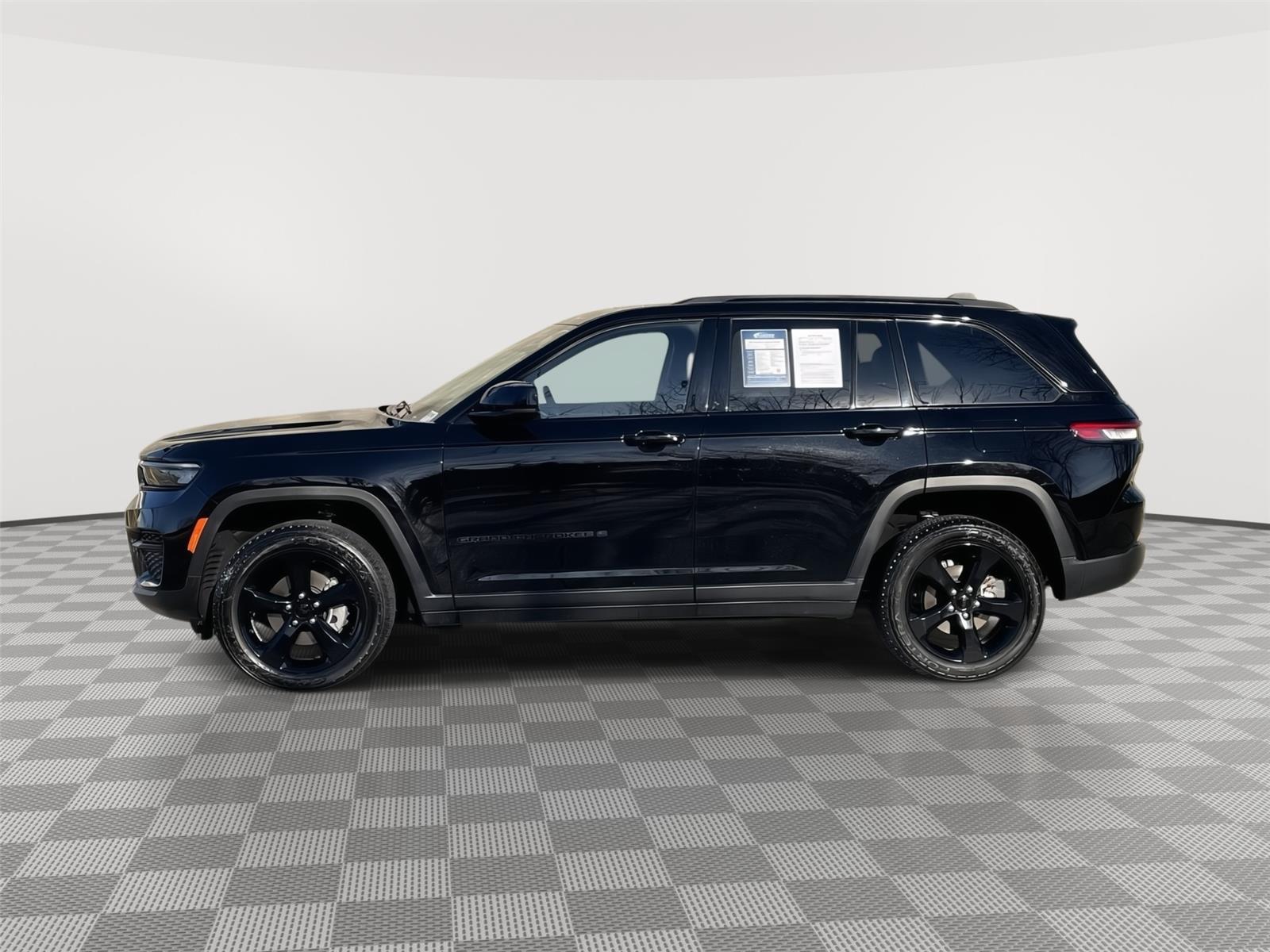Pre-Owned 2022 Jeep Grand Cherokee for sale in Lincoln NE