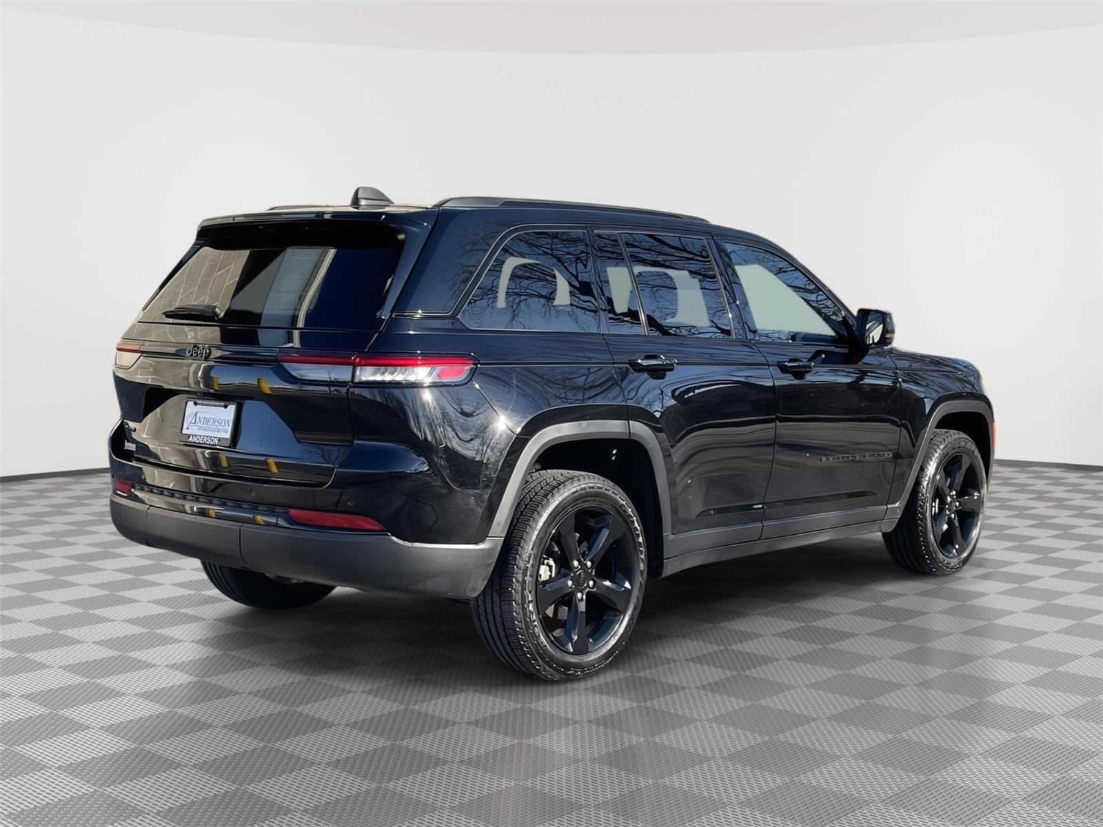 Pre-Owned 2022 Jeep Grand Cherokee for sale in Lincoln NE