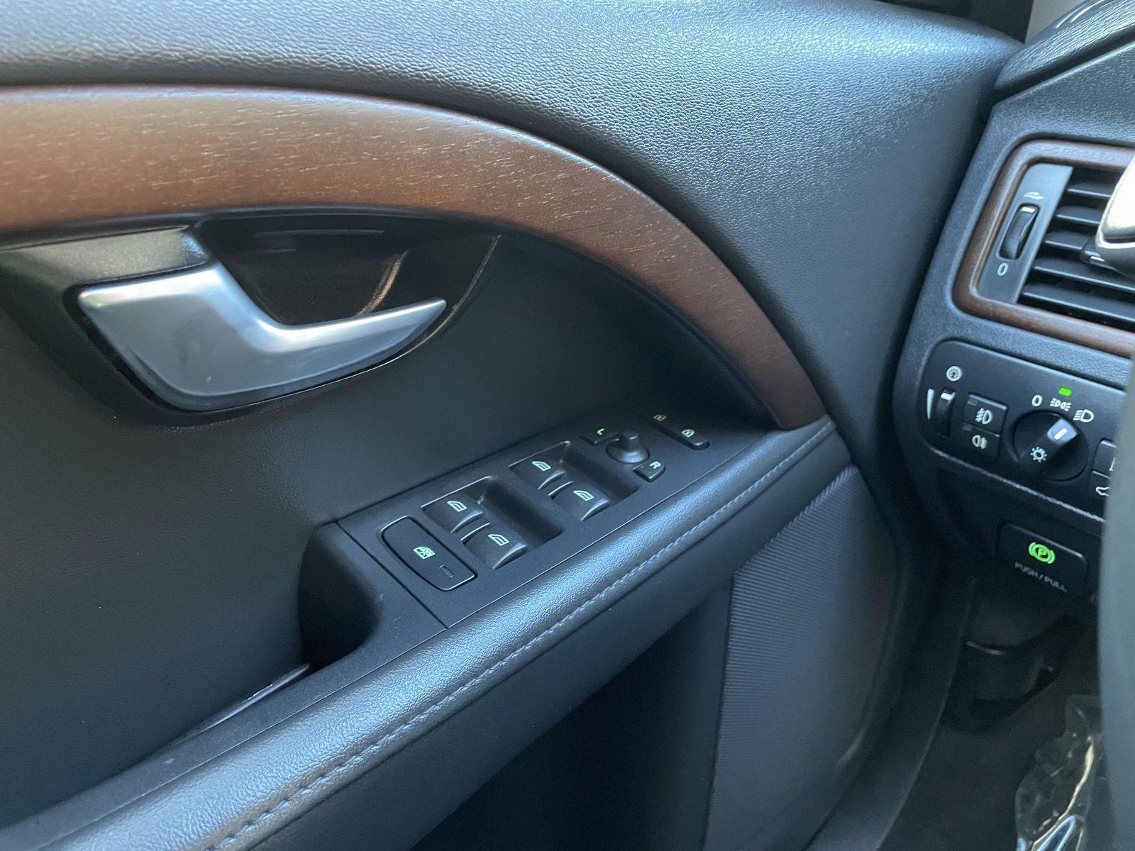 Used 2011 Volvo S80 for sale in Lincoln NE