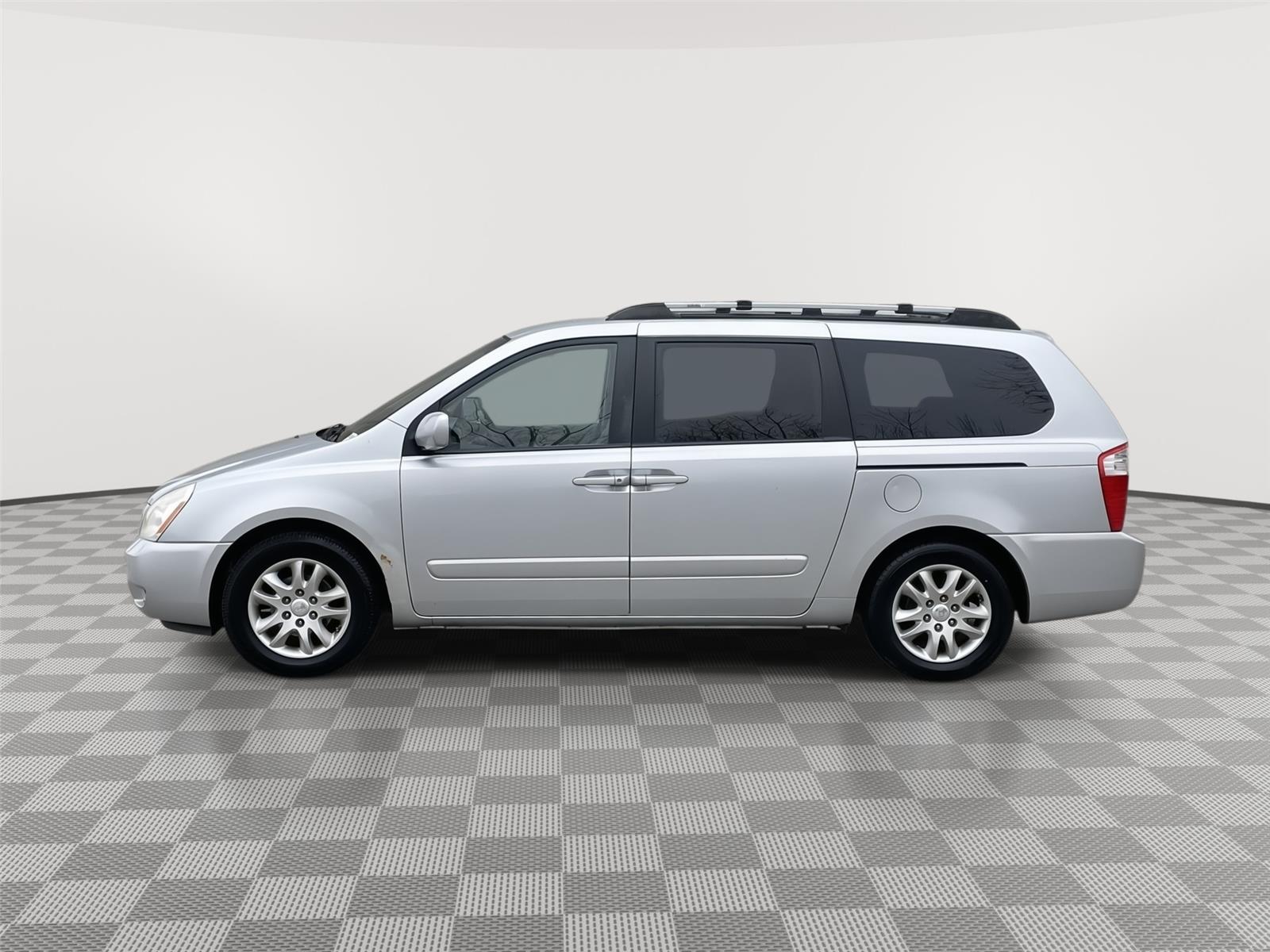 Pre-Owned 2008 Kia Sedona for sale in Lincoln NE