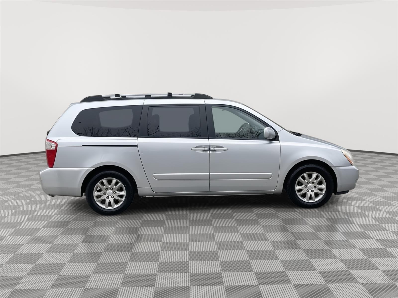 Pre-Owned 2008 Kia Sedona for sale in Lincoln NE