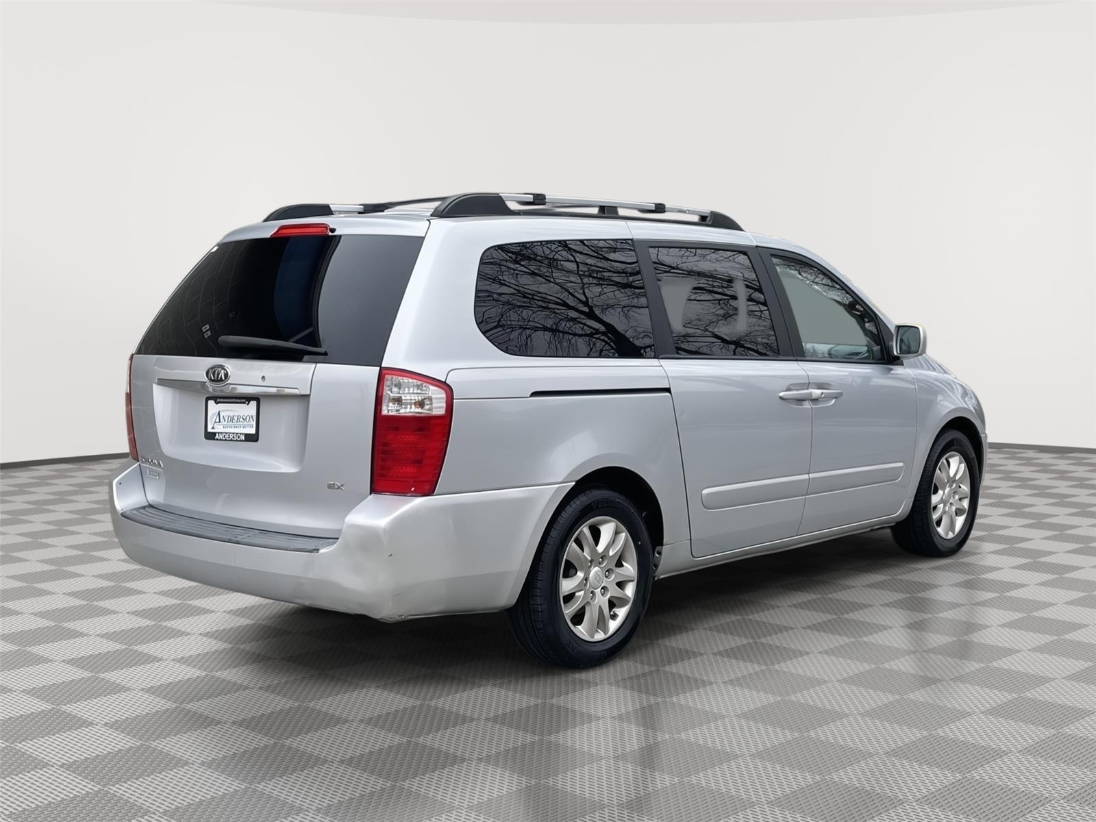Pre-Owned 2008 Kia Sedona for sale in Lincoln NE