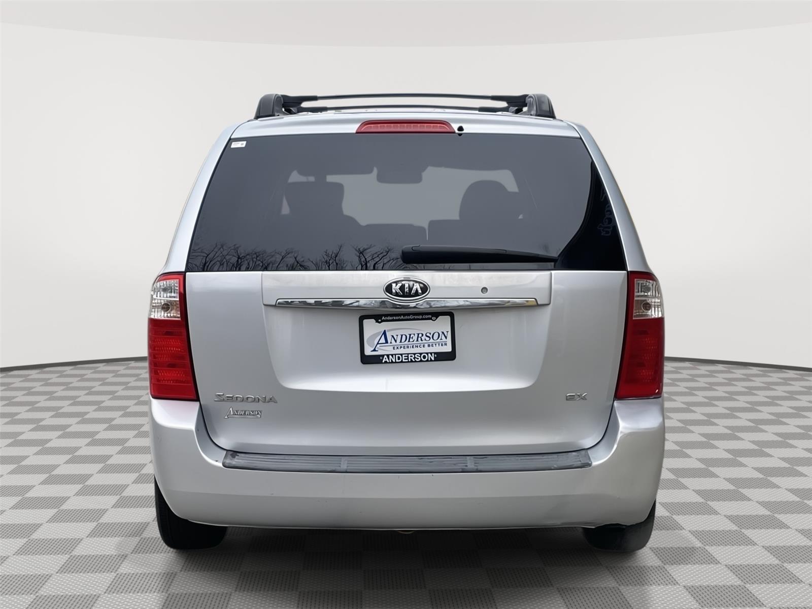 Pre-Owned 2008 Kia Sedona for sale in Lincoln NE