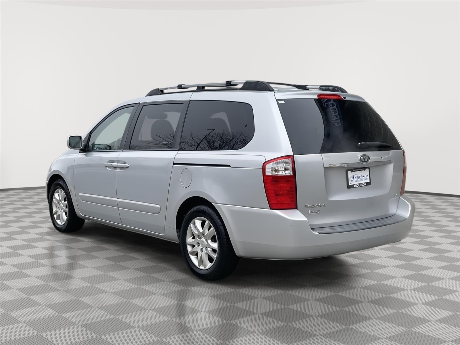 Pre-Owned 2008 Kia Sedona for sale in Lincoln NE